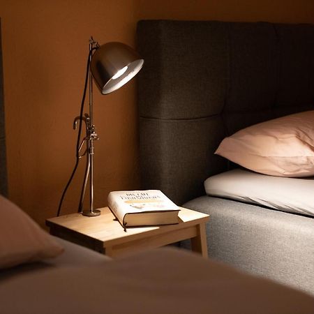 Kassberg Apartment Im Retro-Stil / Netflix & Wifi Chemnitz Ngoại thất bức ảnh